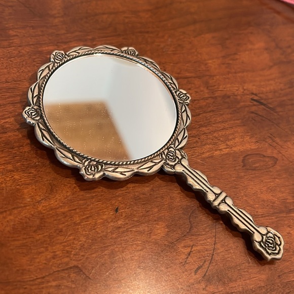 Vintage Floral Themed Mirror with Pretty Pink Satin Drawstring Pouch - Picture 6 of 9